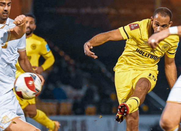 包含英格兰球队主场告捷，士气高涨迎接下一轮的词条